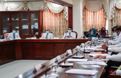 ބަޖެޓް ދިރާސާ ކުރާ ކޮމެޓީގެ މަސައްކަތުގެ ތެރެއިން/: ފޮޓޯ: މަޖިލީސް