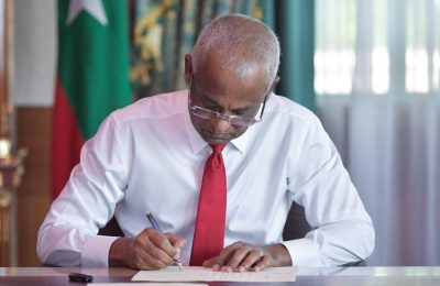 ރައީސުލް ޖުމްހޫރިއްޔާ އިބްރާހީމް މުޙައްމަދު ޞާލިޙު ޔުޓިލިޓީ ރެގިއުލޭޓަރީ އޮތޯރިޓީގެ ބިލު މިއަދު ތަސްދީޤު ކުރަށްވަނީ-:ފޮޓޯ: ރައީސް އޮފީސް