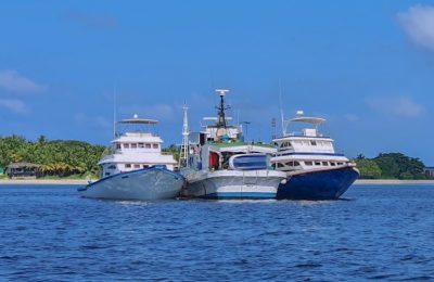 މިފްކޯގެ ބޯޓަކަށް ދޯނިފަހަރުން މަސް ކިރަނީ؛ފޮޓޯ/ މަސްވެރި އިހަވަންދޫ*
