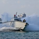 ނަޞްރުގެ ދުވަސް ފާހަގަ ކުރުމަށް ބޭއްވި އެމް.އެން.ޑީ.އެފްގެ އަސްކަރީ ޑިސްޕްލޭ: ފޮޓޯ: ރައީސް އޮފީސް