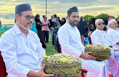 ޢީދު ވެދުމާއި ދިއުން!: ފޮޓޯ/ ޢީދު ރޯޅި ދަ މެންގްރޫވް އައިލެންޑް ފޭސްބުކް ޕޭޖް