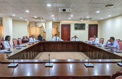 މާލިއްޔަތު ކޮމިޓީގެ ބައްދަލުވުމެއްގެ ތެރެއިން މެންބަރު ޝަރީފް އަދި މެންބަރު ޢަފީފް