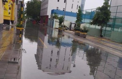 ކަނބާ އައިސާރަނި ހިނގުމުގައި ފެންބޮޑުވެފައި-: ފޮޓޯ: ޓްވިޓަރ