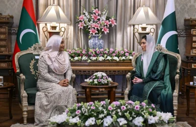Pakistan 1 Lady
