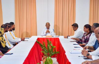 ރައީސުލްޖުމްހޫރިއްޔާ މ. ދިއްގަރު ކައުންސިލާއި އަންހެނުންގެ ތަރައްޤީއަށް މަސައްކަތް ކުރާ ކޮމިޓީ އާއި ބައްދަލު ކުރެއްވުން:ފޮޓޯ ރައީސް އޮފީސް