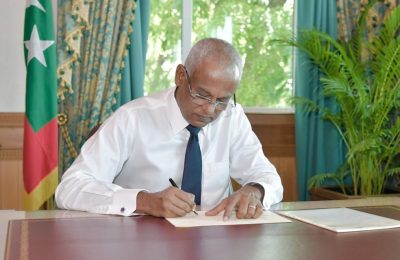 Raees Solih10