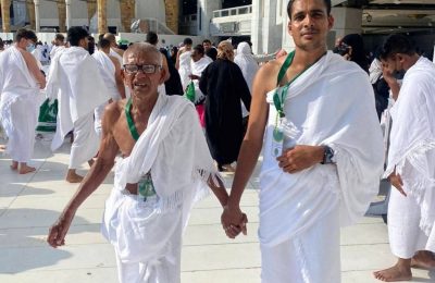 އުމުރާގެ މަތިވެރި އަޅުކަމުގެ ތެރެއިން އަބޫބަކުރުގެ އެންމެ ހަގު ދަރިފުޅާއެކު ނަގާފައިވާ ފޮޓޯއެއް
