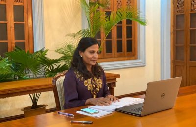 ރައީސުލްޖުމްހޫރިއްޔާގެ އަނބިކަނބަލުން ފަޒްނާ އަޙްމަދު. ފޮޓޯ:ރައީސްއޮފީސް