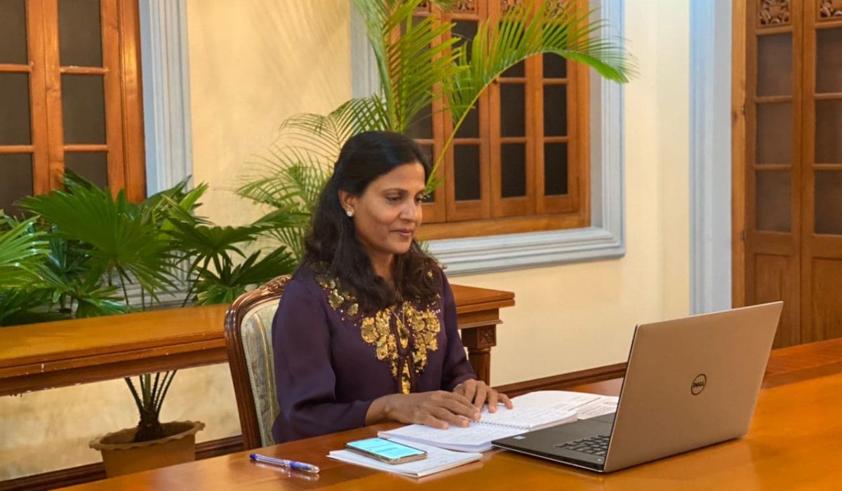 ރައީސުލްޖުމްހޫރިއްޔާގެ އަނބިކަނބަލުން ފަޒްނާ އަޙްމަދު. ފޮޓޯ:ރައީސްއޮފީސް