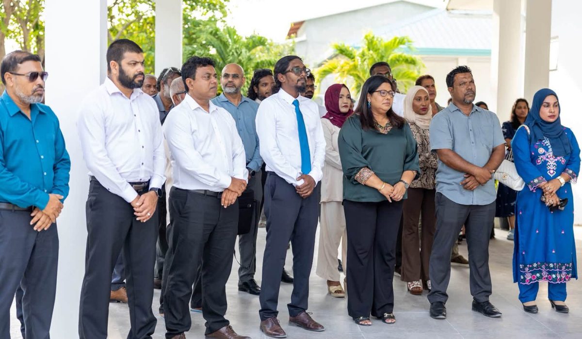 labrotory Health Minister