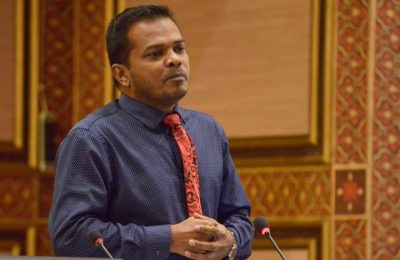 އައްޑޫ ސިޓީ ހިތަދޫ ދެކުނު ދާއިރާގެ ކުރީގެ މަޖްލިސް މެމްބަރު ނިޒާރް
