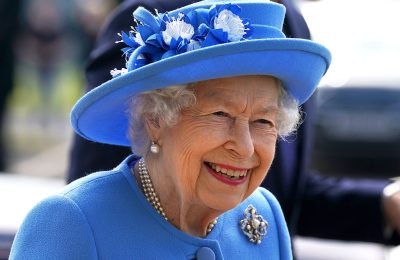 queen-elizabeth-ii-visits-scotland-82422-3db9ba28b4dc4bdf911eb42bae3a447b